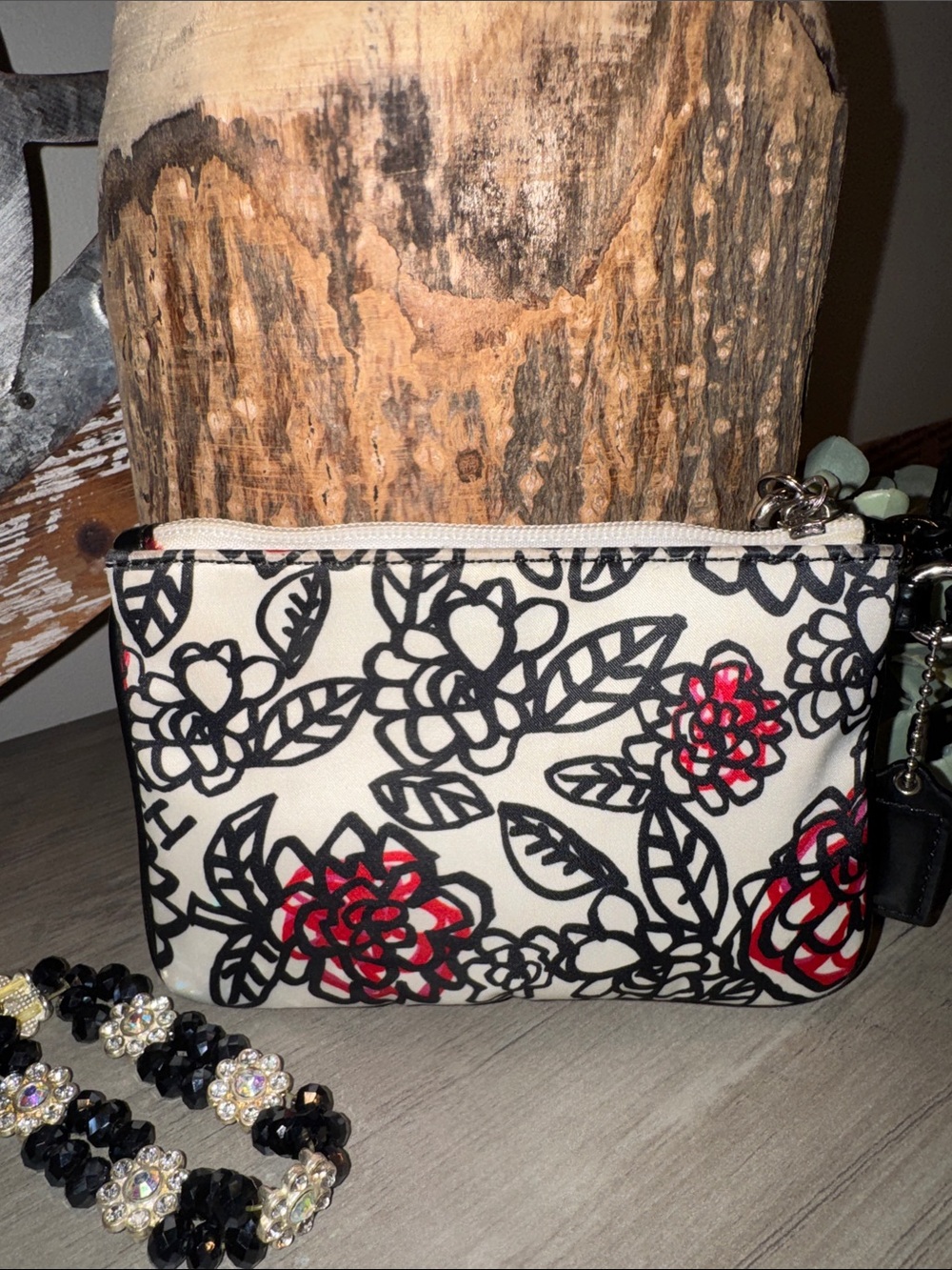 Coach Poppy and Floral Print Wristlet Pouch - 🌺Free gift included